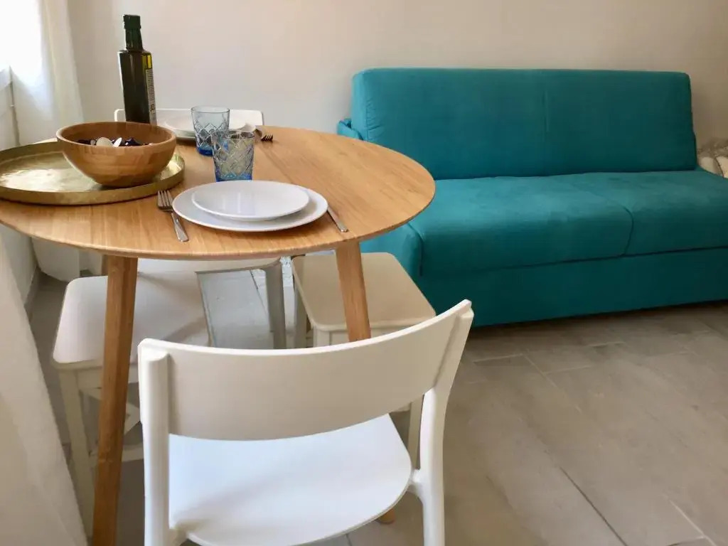 Superbe studio rue piétonne principale Sanary à côté du port