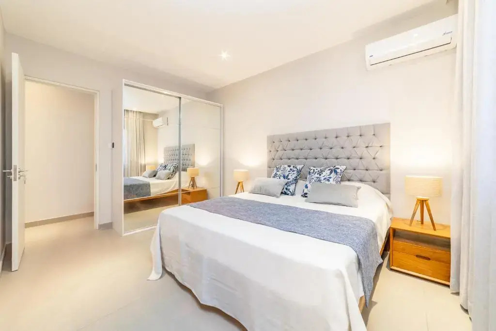 Penthouse 13 - One Bay Residence with private rooftop terrace and dip in pool