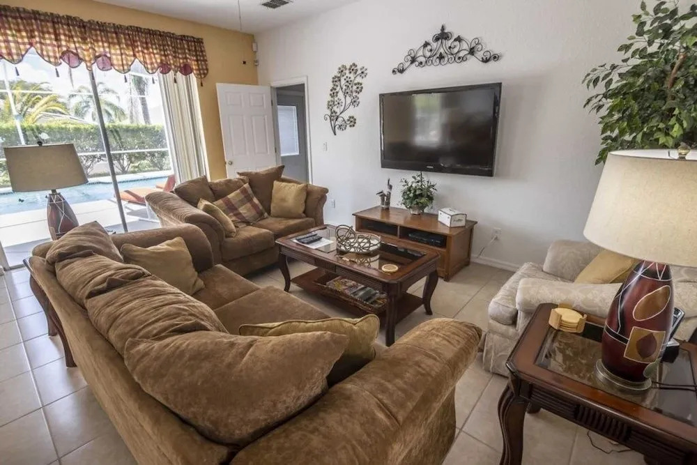 Home In Highlands Reserve! Private Pool 5 Bedroom Home by Redawning