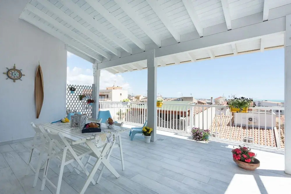 Acqua Azzurra Holiday Home