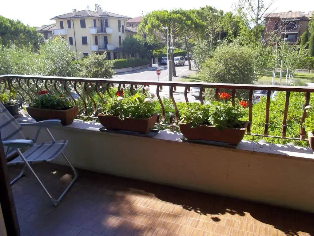 Jolly Apartments