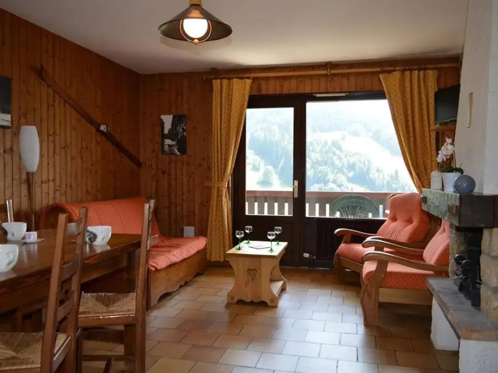 Grand-Bornand Appt 6 pers. 2 chambres - Navette ski, Cheminée, Ménage inclus - FR-1-241-62