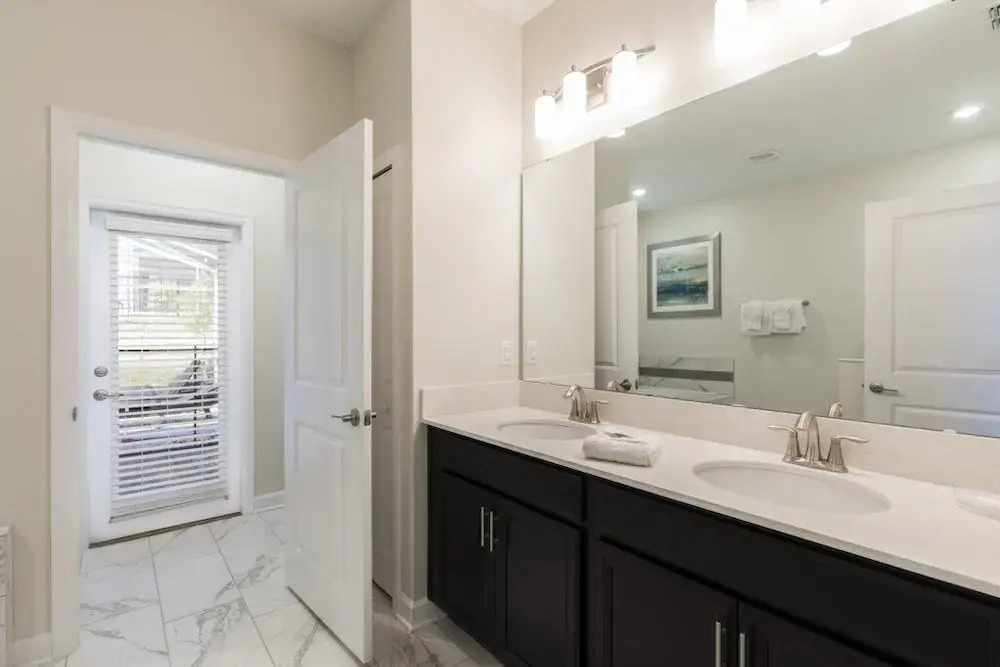 Champions Gate 1586 - Eight Bedroom Pool Home