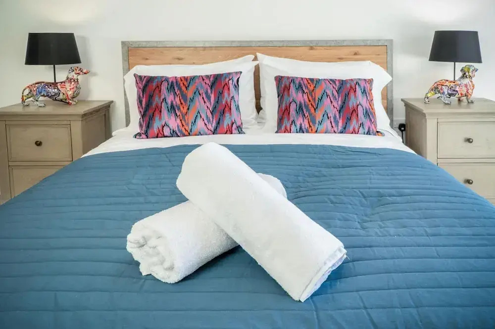Suite 11 - Sleeping Giant Hotel - PEN Y CAE Inn