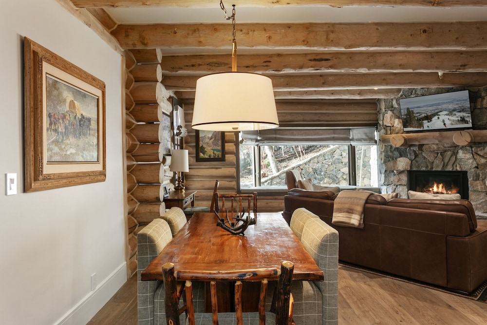 Pine Inn 9 - Two Bedroom with Spa Trail's End Lodge 2 Condo