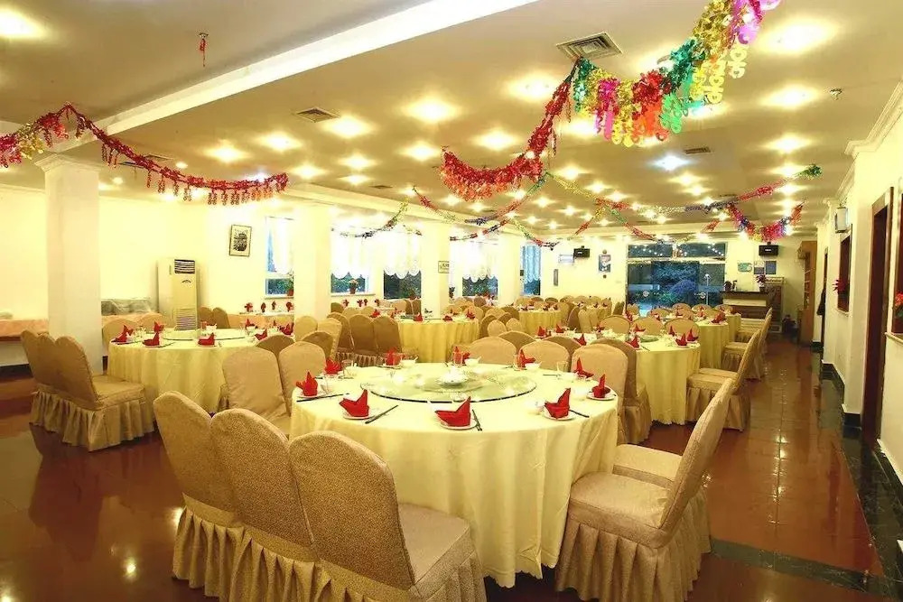 Shanghai Binjiang Entertainment Center
