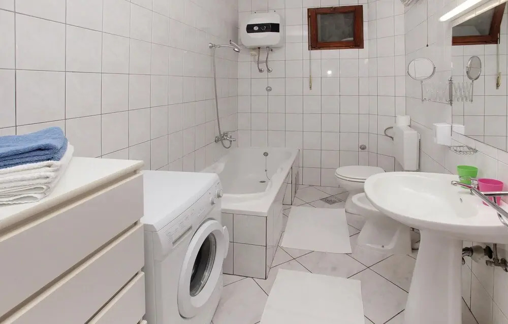 5 Bedroom Lovely Home In Okrug Donji