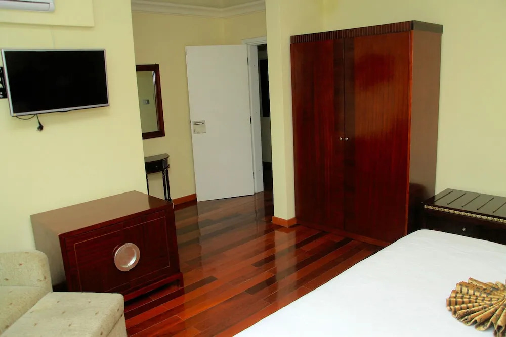 Yoly Addis Hotel