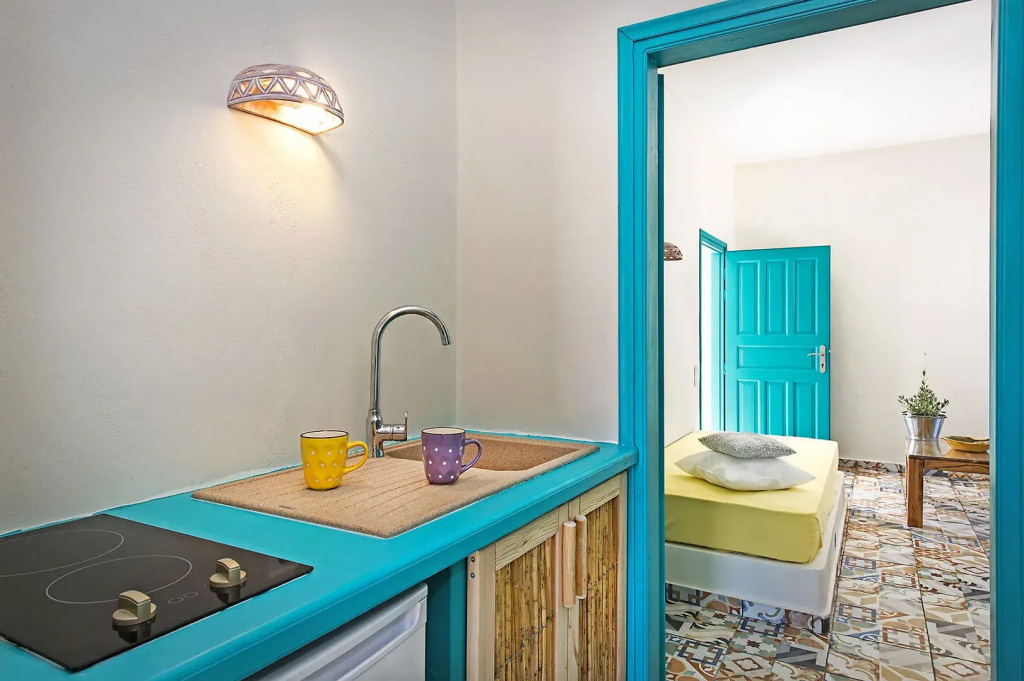 Nissia Beach Apartments & Suites