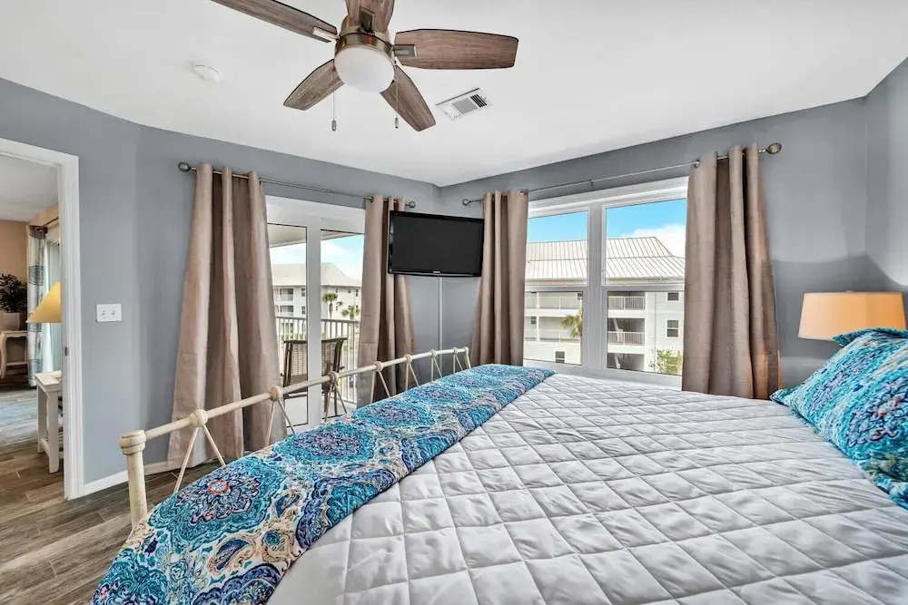 Beachside Villas 933
