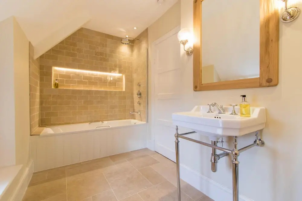 Atherstone Farmhouse & Cottage