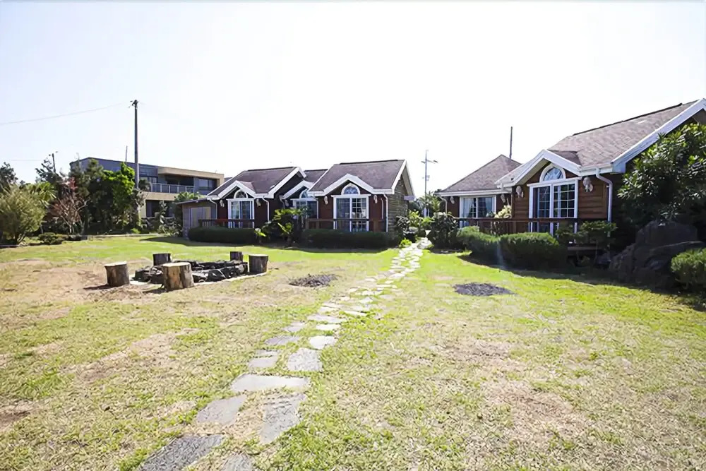 Seogwipoherbal Garden Good House Pension
