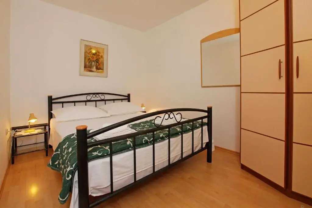 Apartments Mel