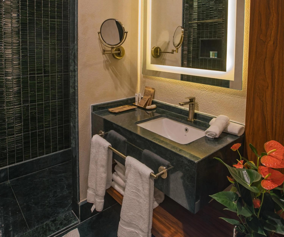 Bratus Hotel