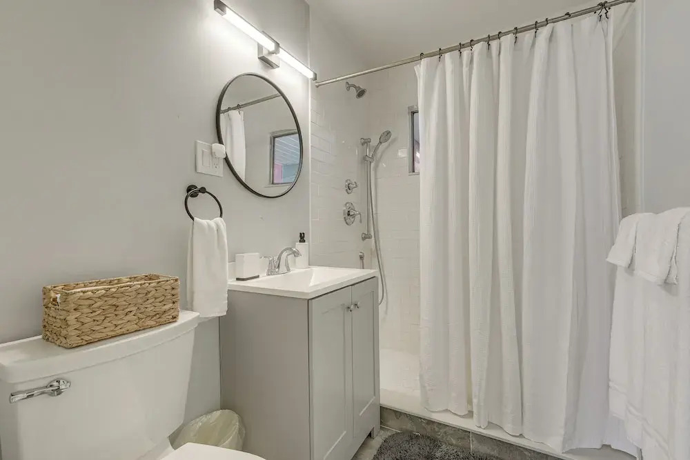 Walk to Shops & Dining: Downtown Stuart Home