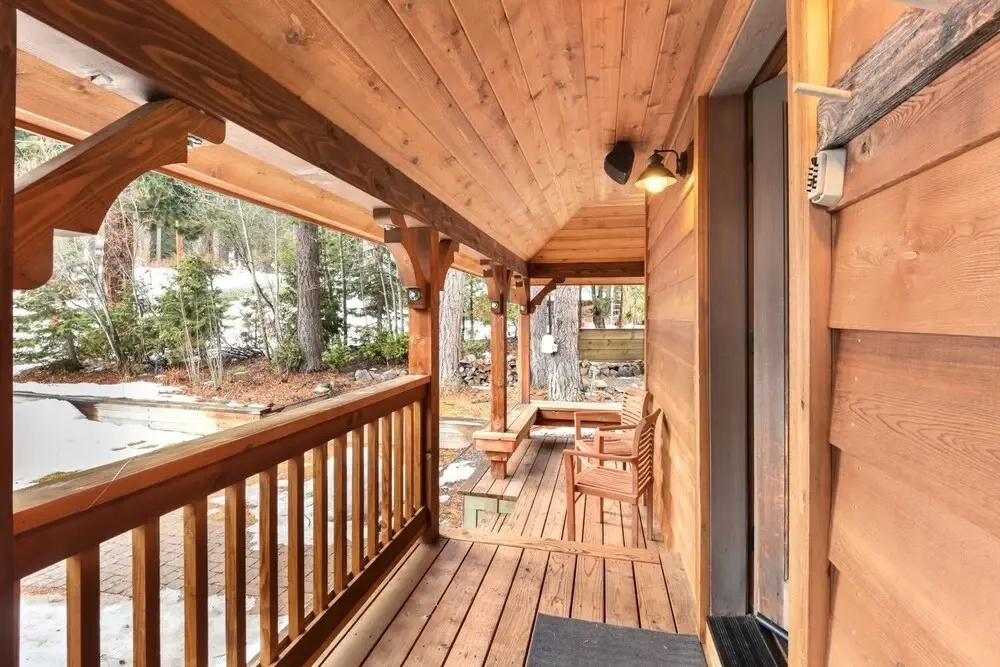 Lodgepole Lair 2 Bedroom Cabin by Redawning