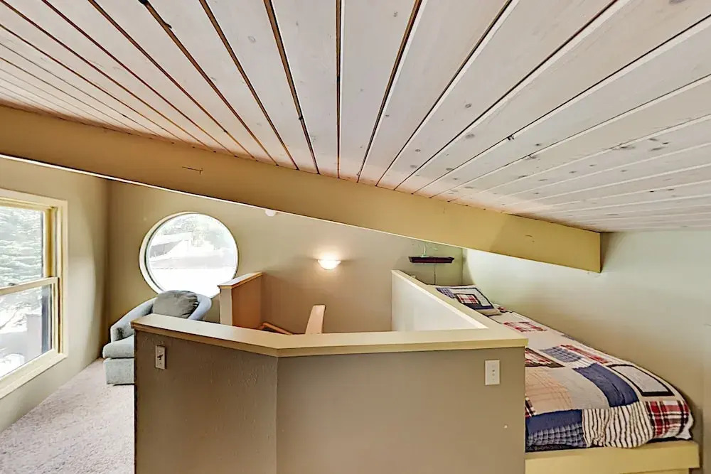 Updated Mountainside With Hot Tub 2 Bedroom Condo