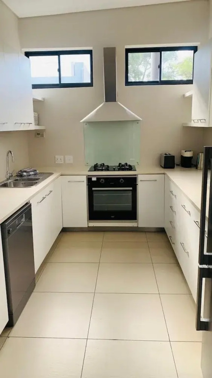 Lovely 3 bed With Splash Pool in Seapoint - 2245