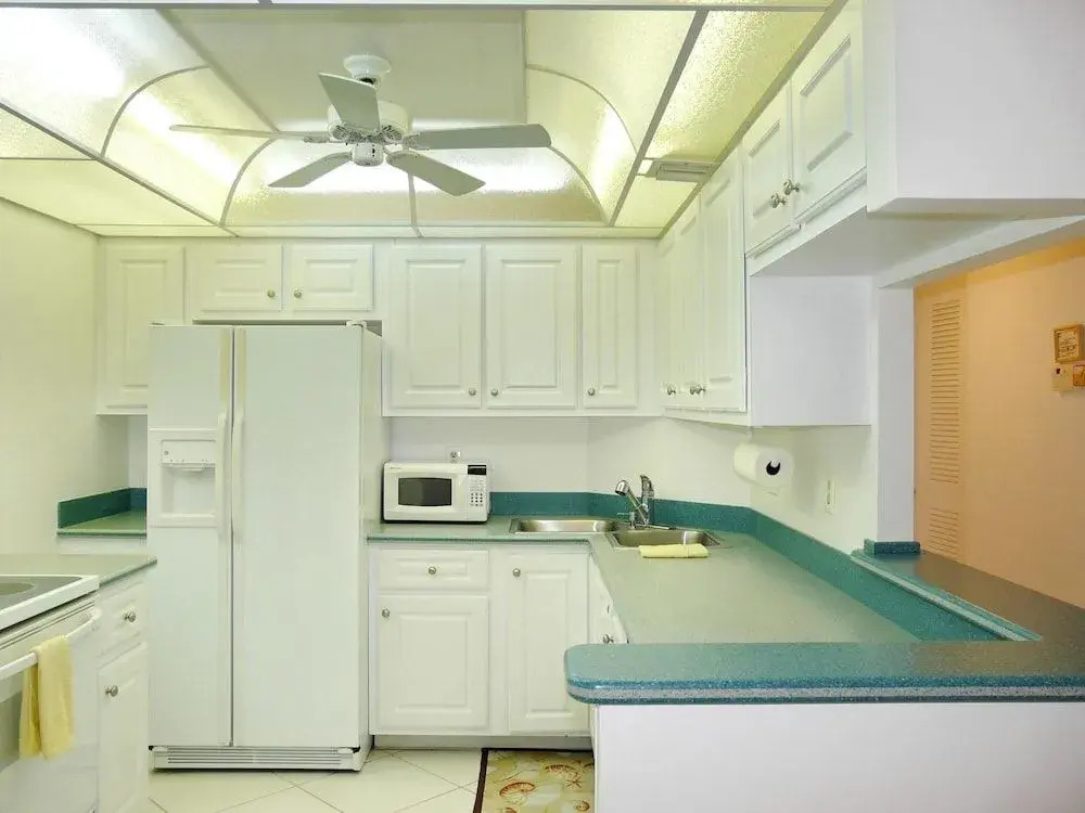 South Seas Tower 4-1708