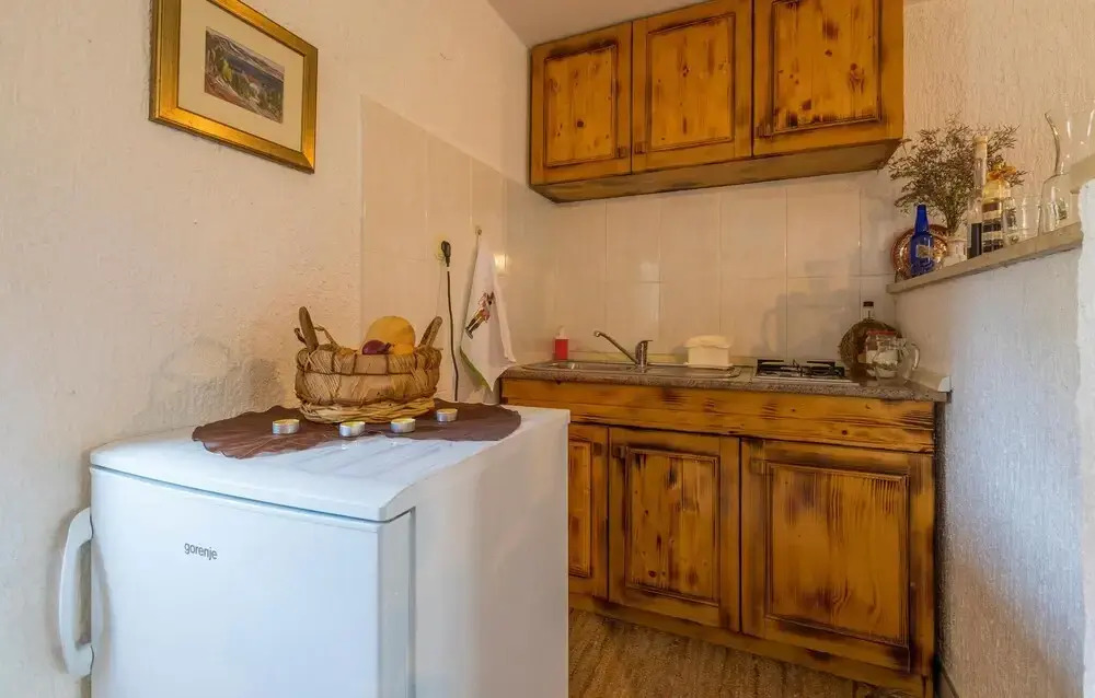 Awesome Home in Klenovica With 2 Bedrooms and Wifi