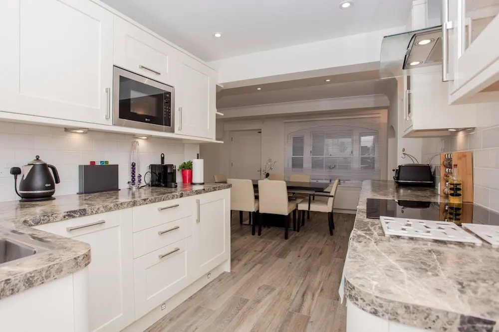 Stunning & Modern 3Bed House in Victoria