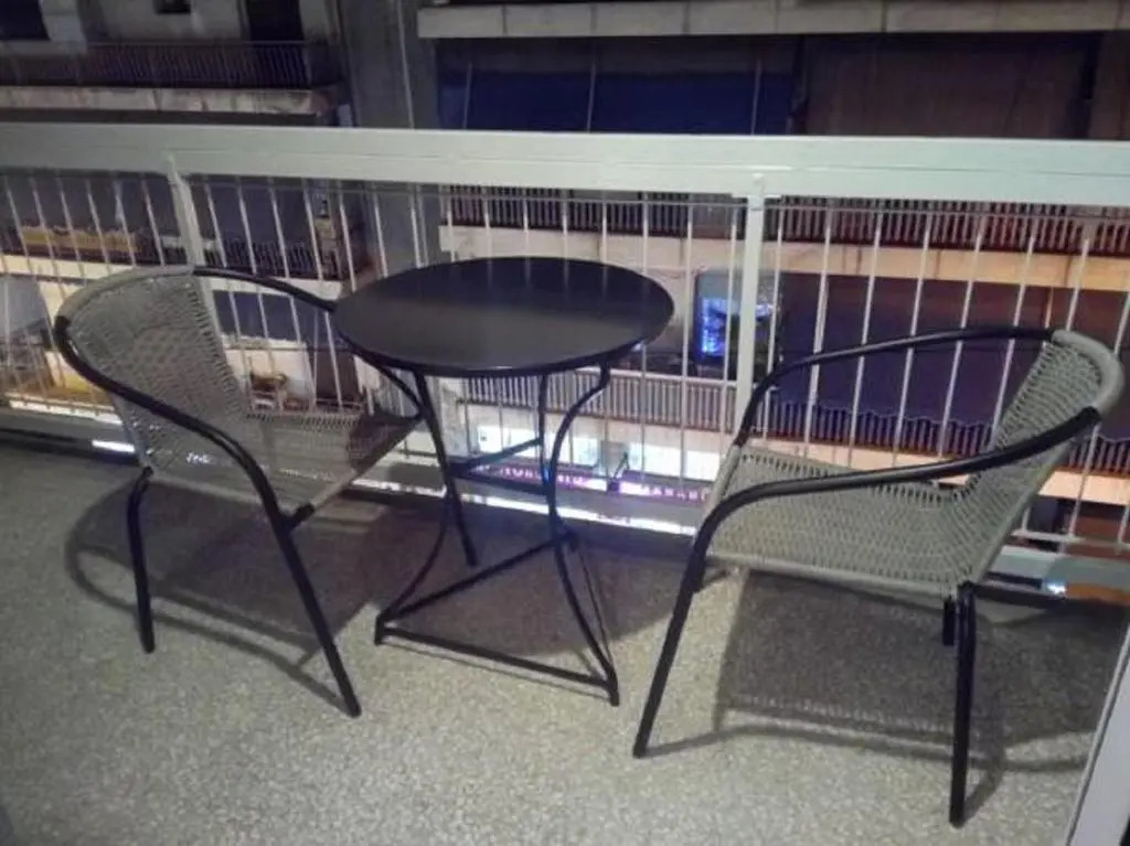 Comfortable inexpensive apartmets near metro