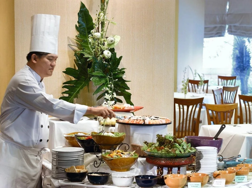Grand Diamond Suites Hotel
