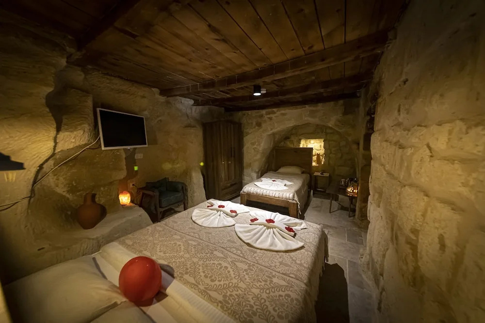 Feris Cave Suite Hotel