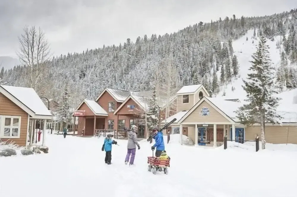3 Bedroom Condo in Keystone - West Keystone