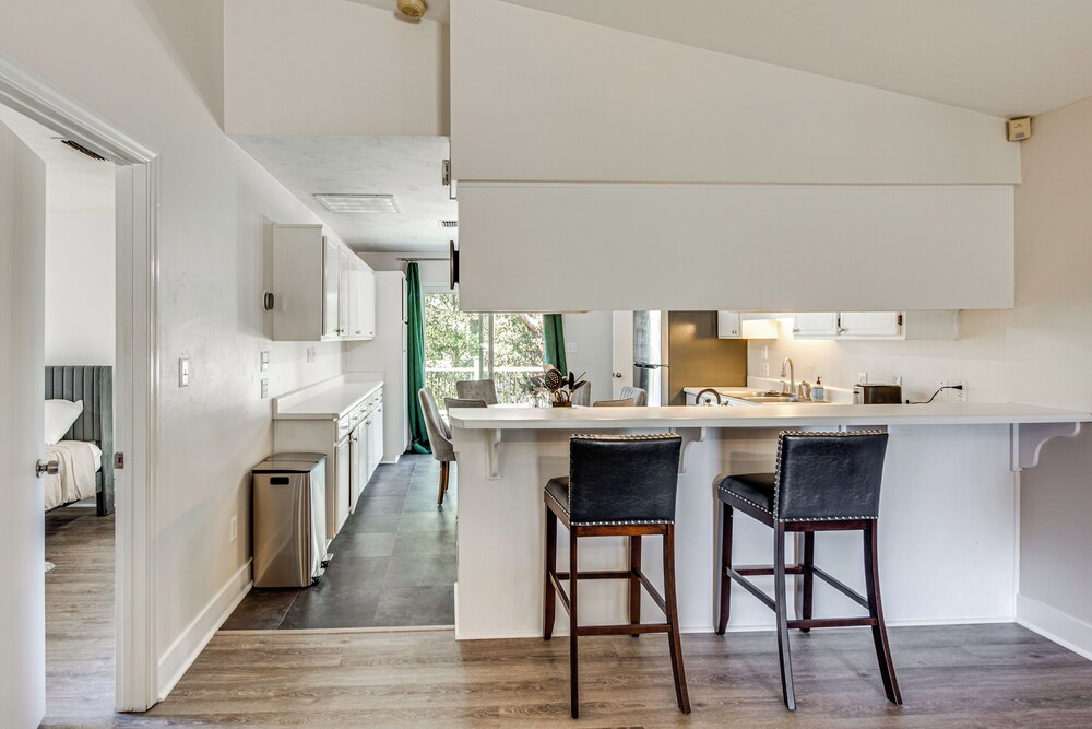 2 Mi to Fsu: Pet-friendly Retreat w/ Private Yard