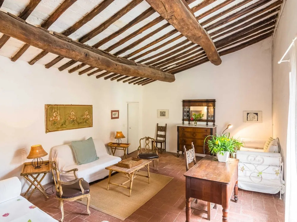 Italian Stay: Bacchereto Wine Country