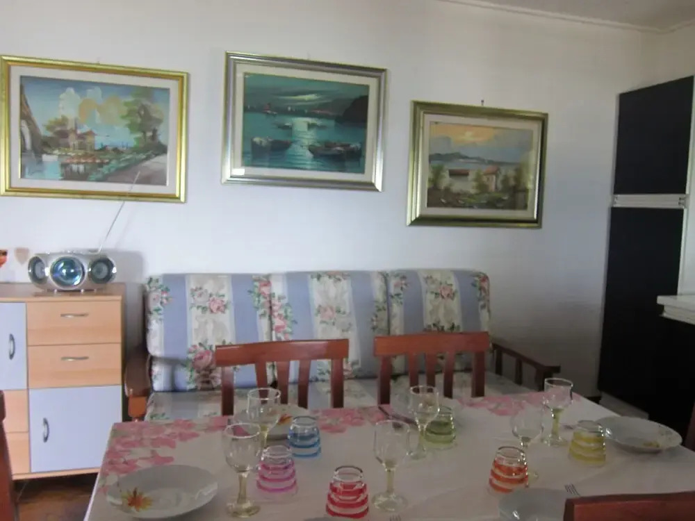 Detached Seafront Villa With Private Access To The Beach