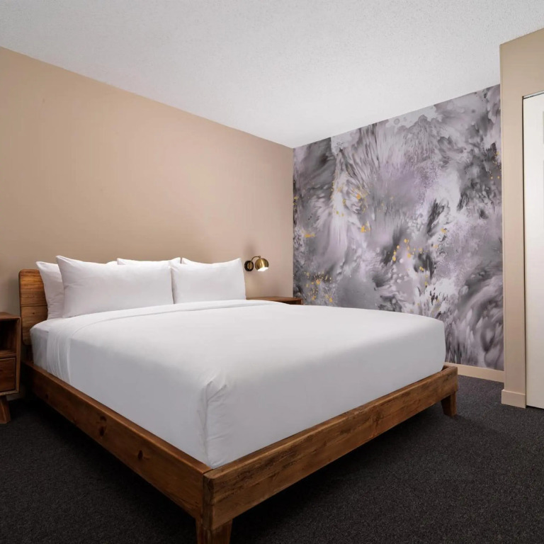 Huntingdon Hotel and Suites