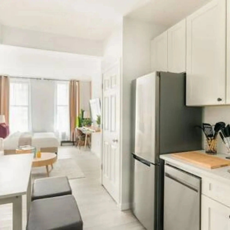 New Modern Studio UES W D
