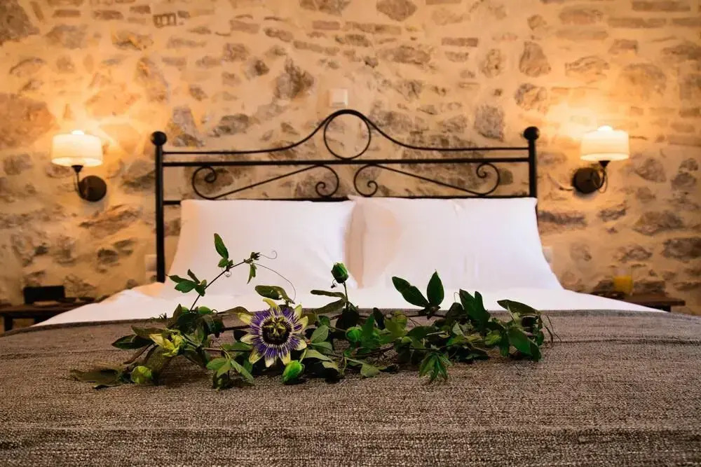 CH Adrianou Suites