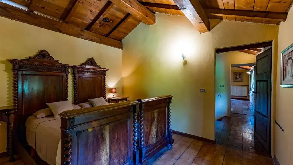 PIEVE DEL BORGO 6&2, Emma Villas