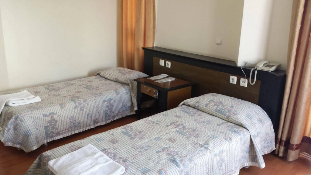 Pinus Otel