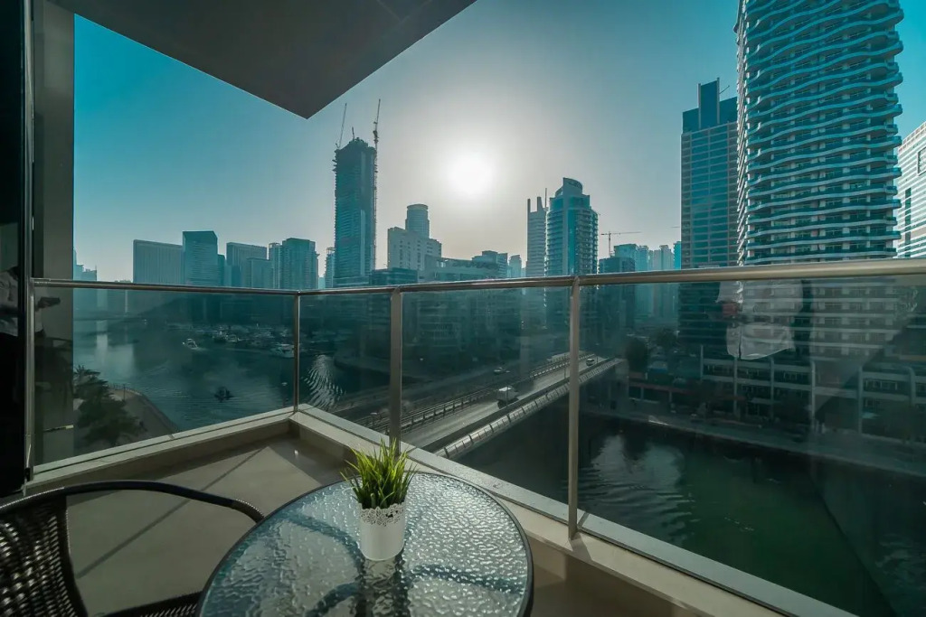 Stunning flat with balcony in Sparkle Tower