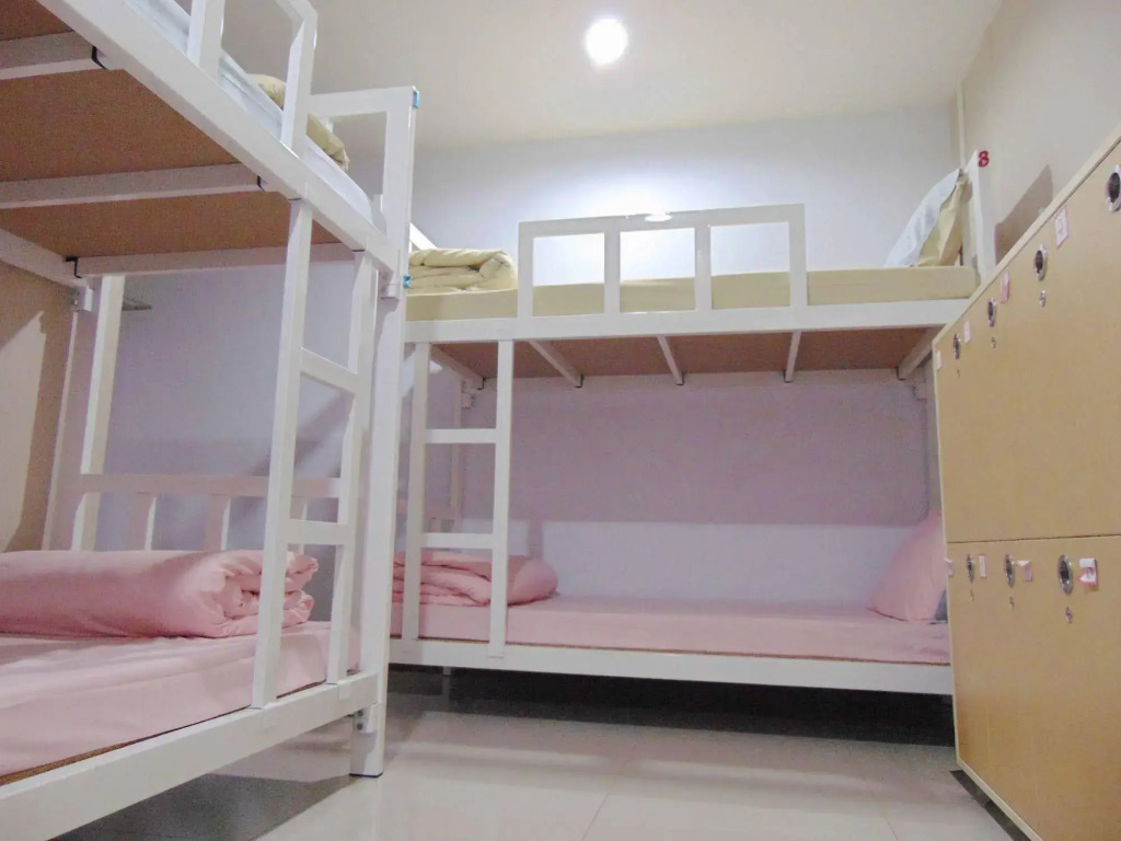 Wanderlust Bangkok Hostel