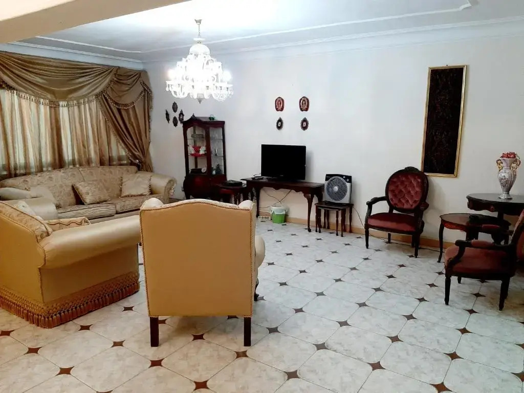 شقة فخمة في كمبوند 777 أرض الجولف مصر الجديدة عائلات فقط