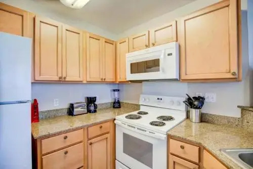 Colony Club U7 condo