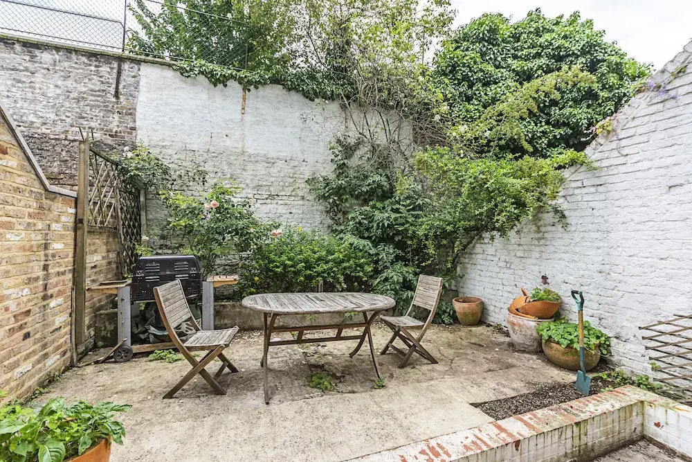 Westbourne Road · Lovely 2 Bed Apartment Near Paradise Park