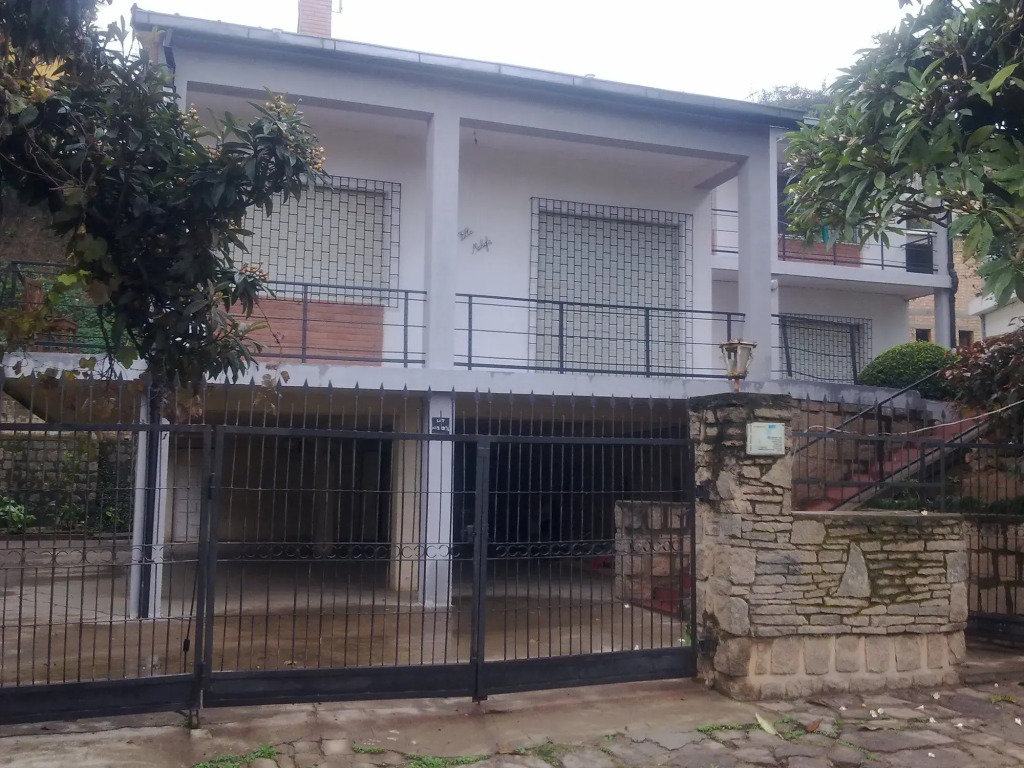 Villa Mahefa - WiFi Fibre - Parking & Jardin - Netflix - Hôtel proche RN1, RN4, RN7