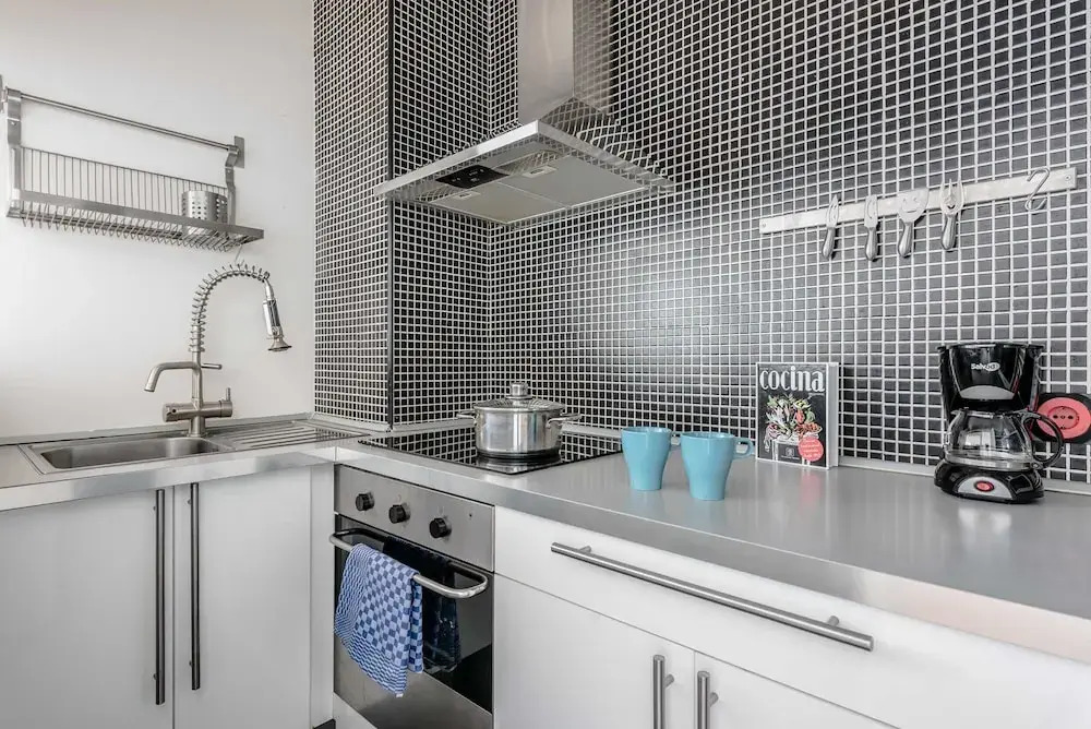 Fantastic studio in Princesa Street by Allô Housing