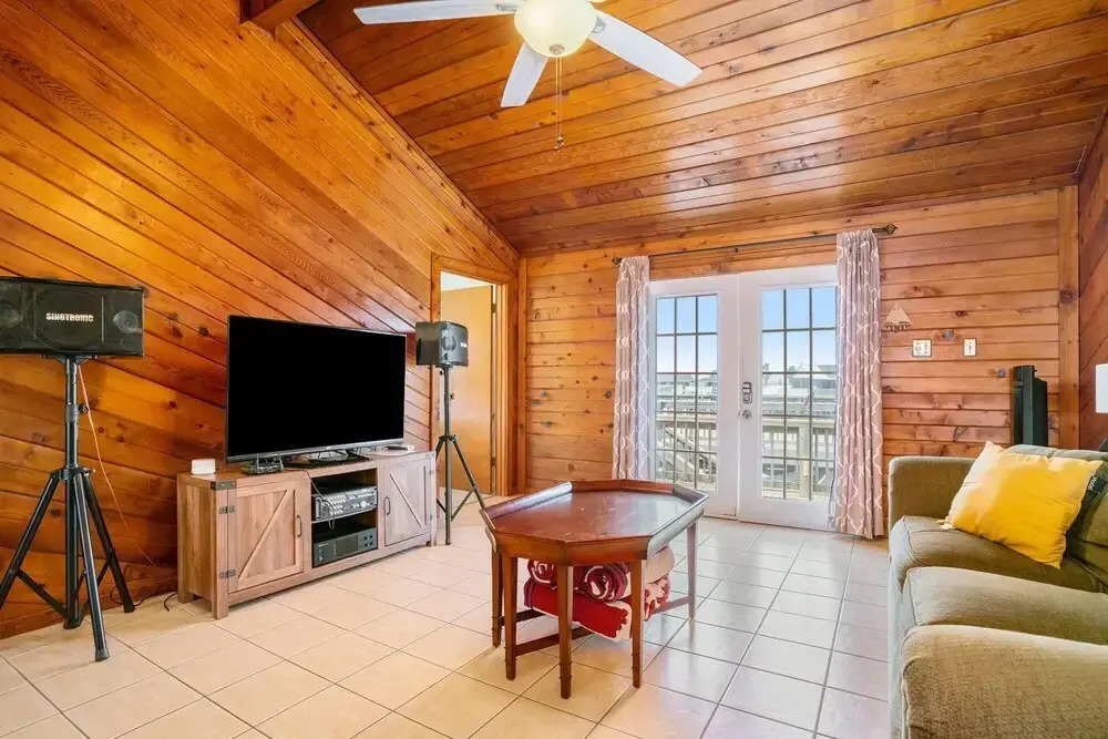 Experience Dolphin Cove Canal House in Freeport