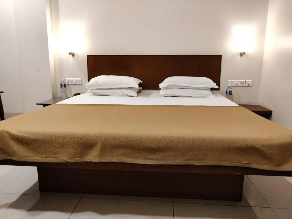Hotel Gulmohr