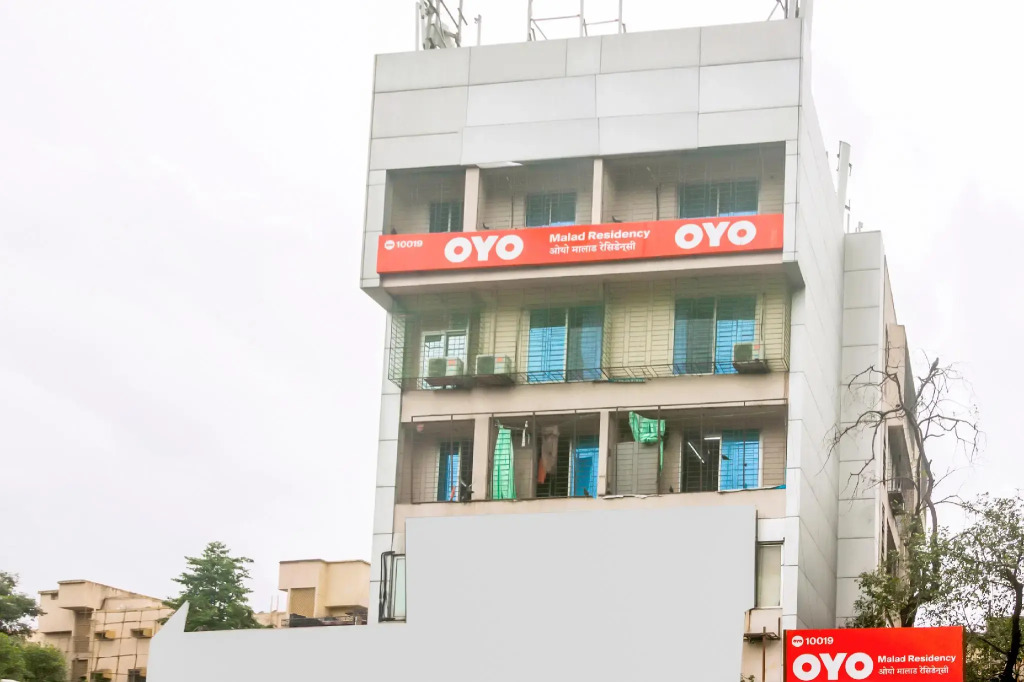 OYO 10019 Malad Residency