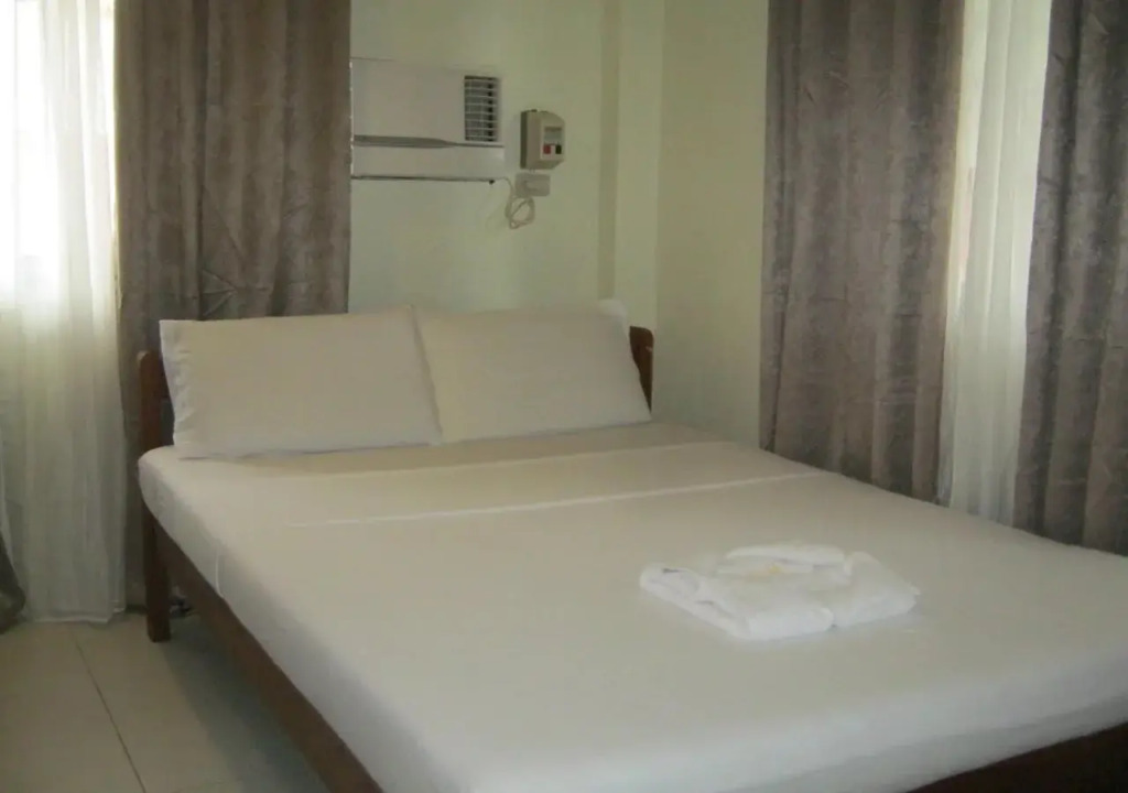 Sikatuna Beach Hotel