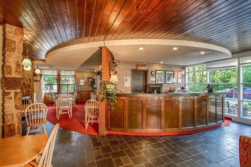 River Edge Inn