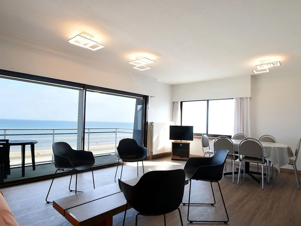 Golf 0401 Seafront Apartment With Balcony